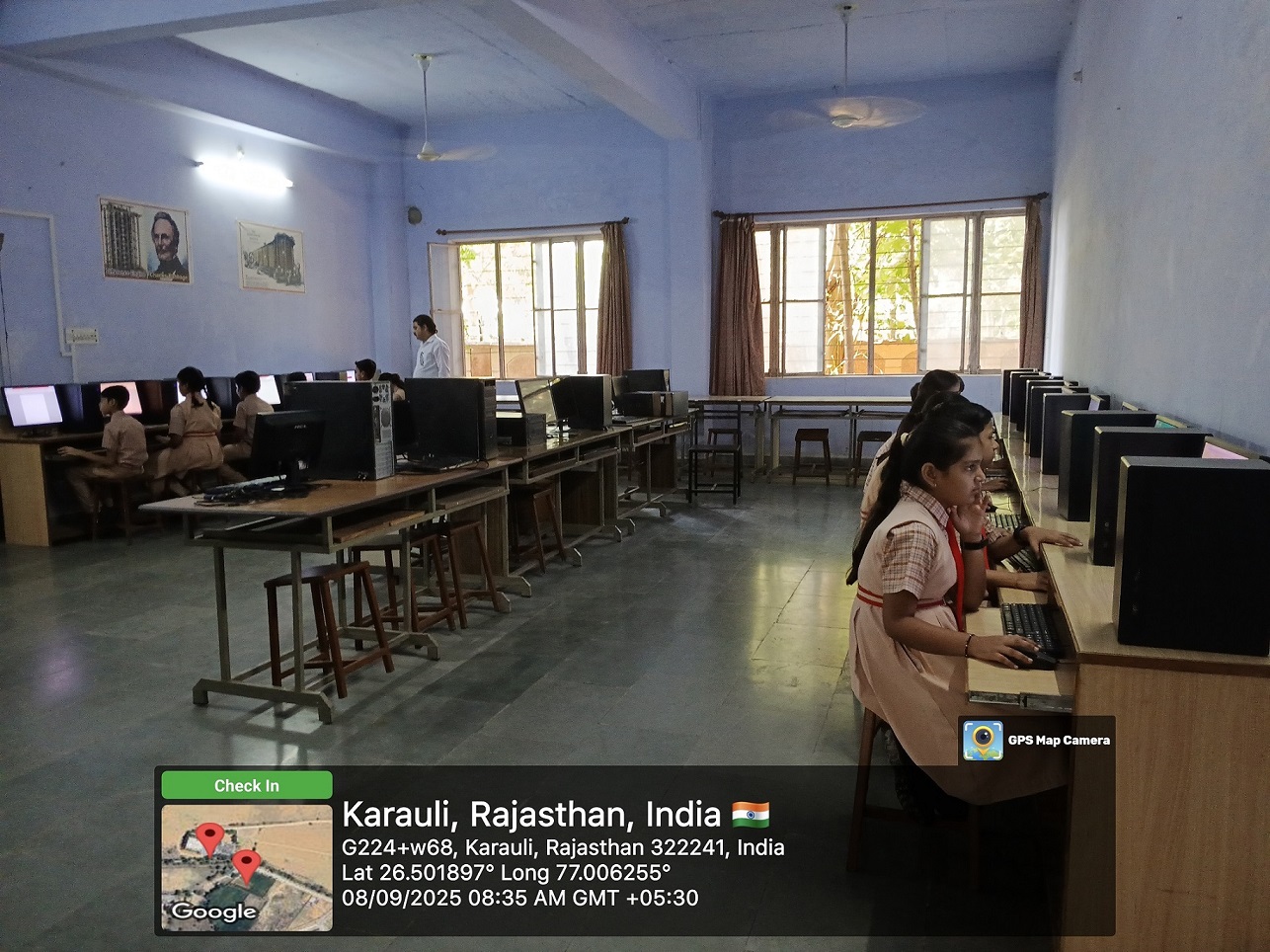 Veena School Karauli